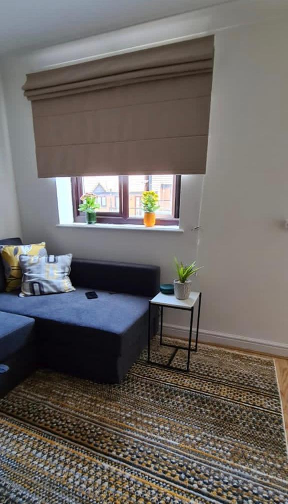 Lovely 2 Bedroom Flat With Free Parking *